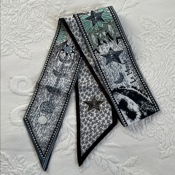 Beautiful Small scarf - Picture 3 of 5